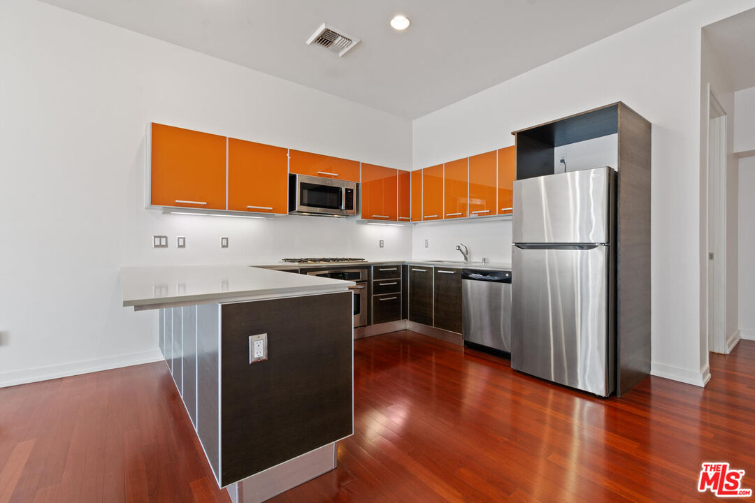 801 S Grand Ave Unit: 2008
