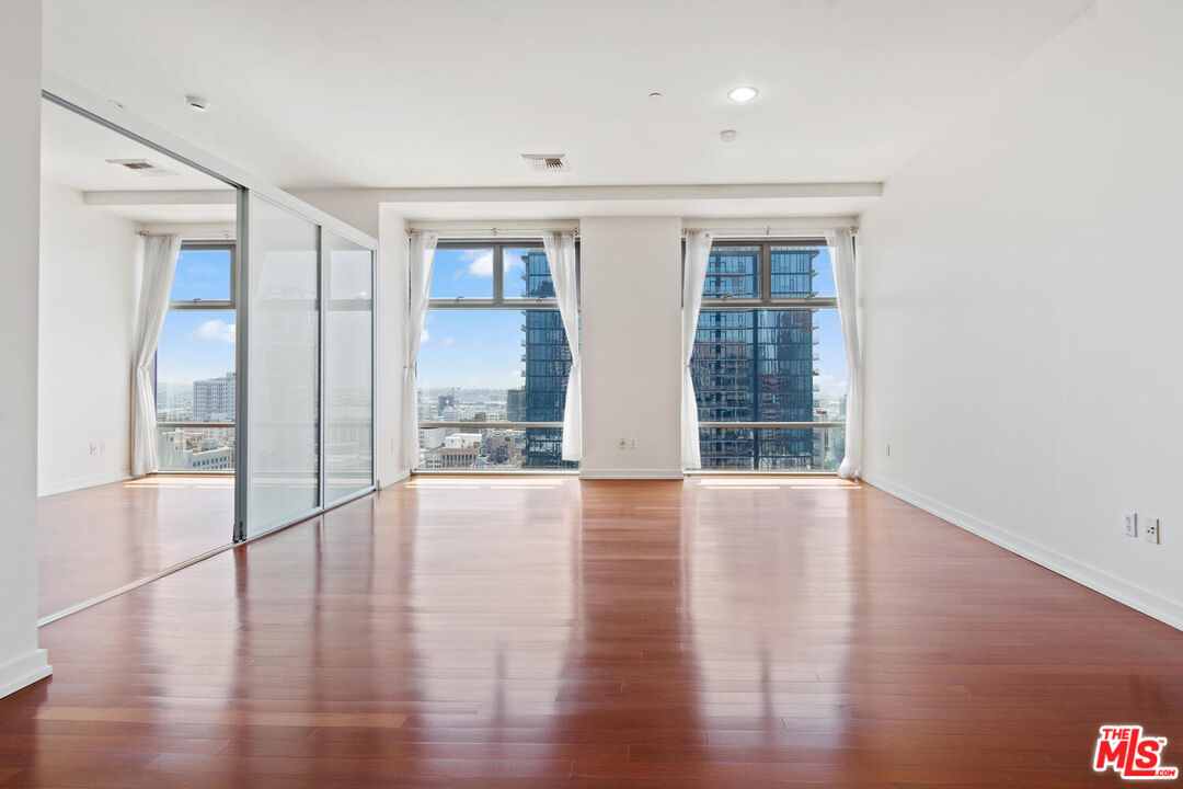 801 S Grand Ave Unit: 2008