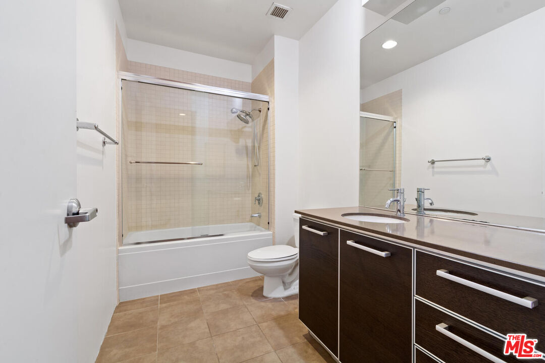 801 S Grand Ave Unit: 2008