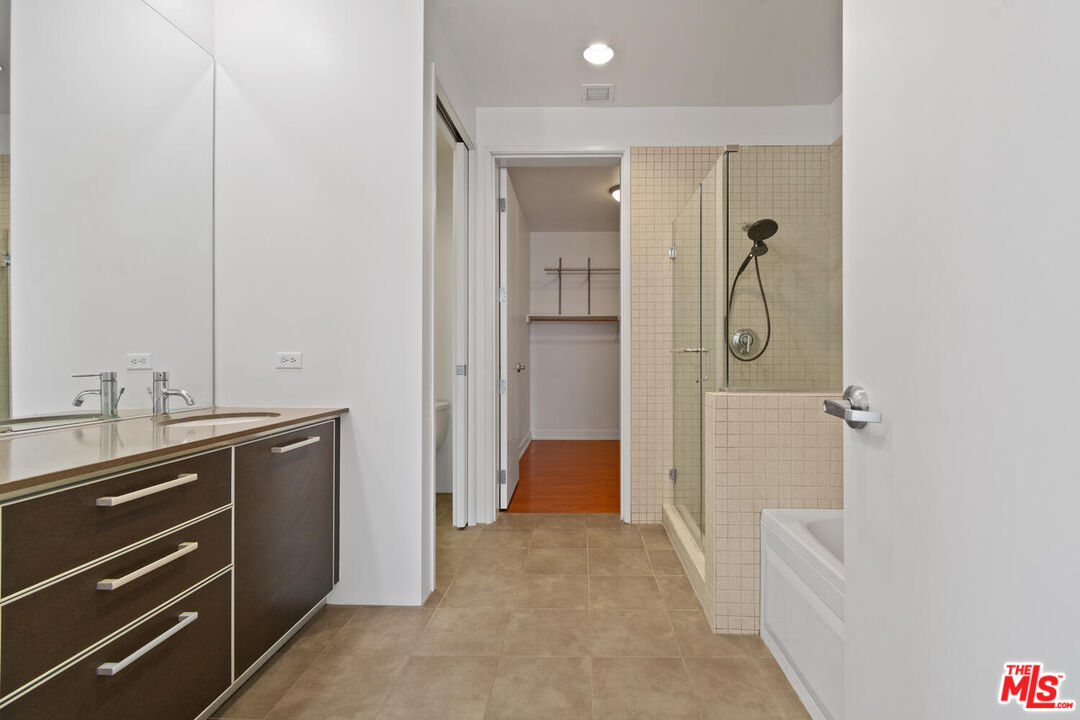 801 S Grand Ave Unit: 2008