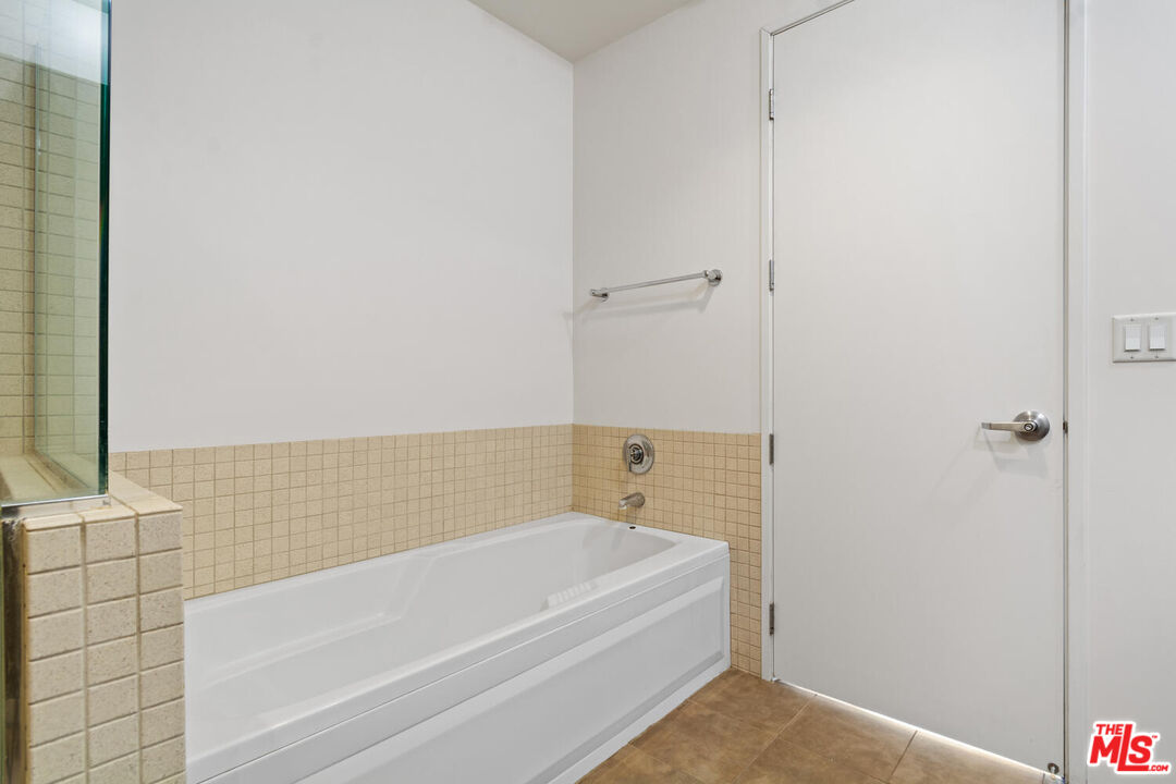 801 S Grand Ave Unit: 2008