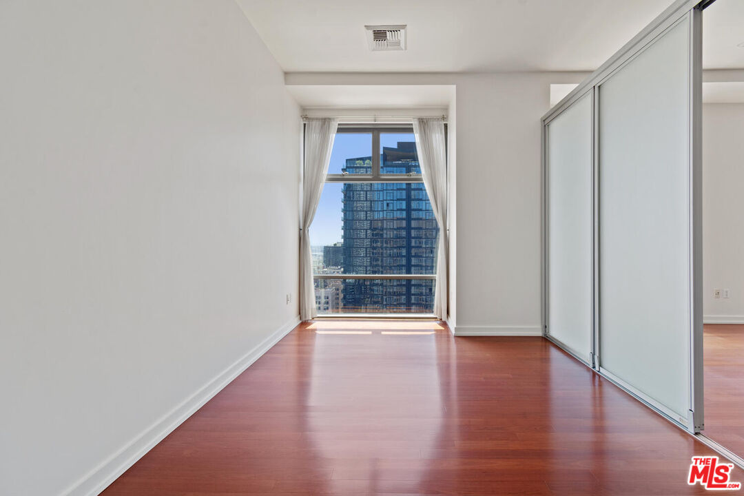 801 S Grand Ave Unit: 2008