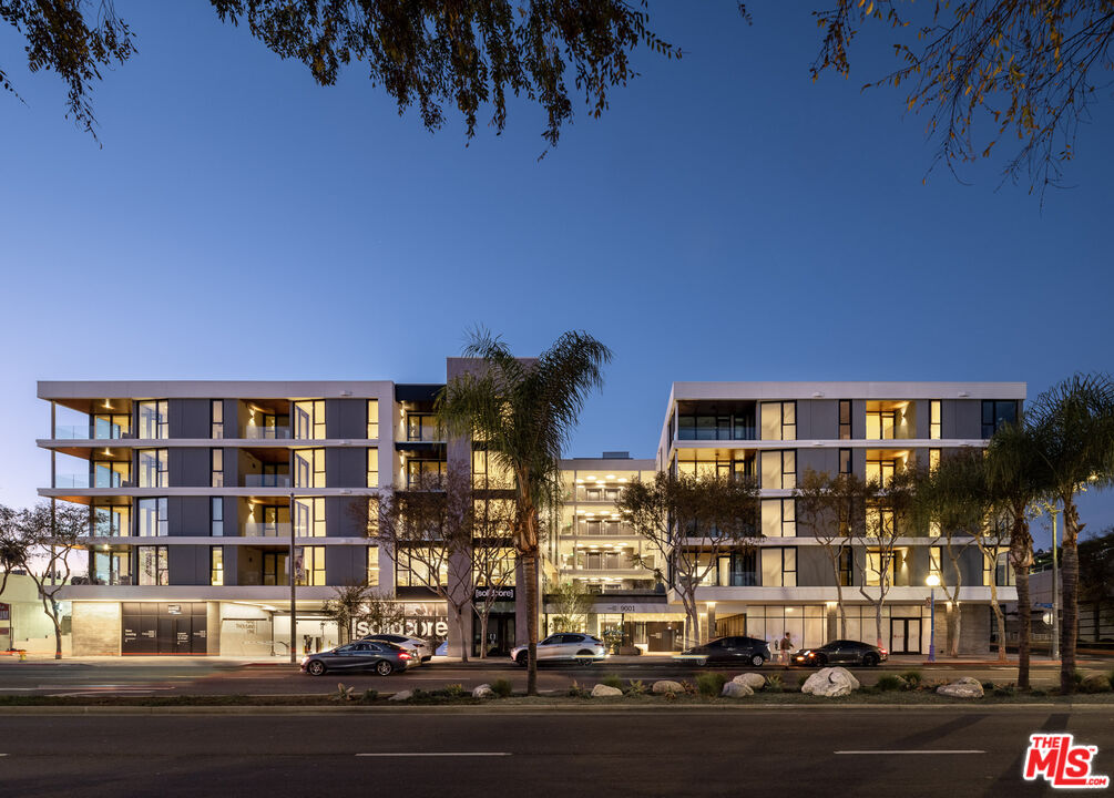 9001 Santa Monica Blvd Unit: 506