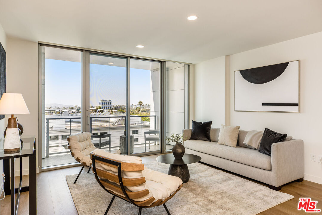 8500 Burton Way Unit: 717