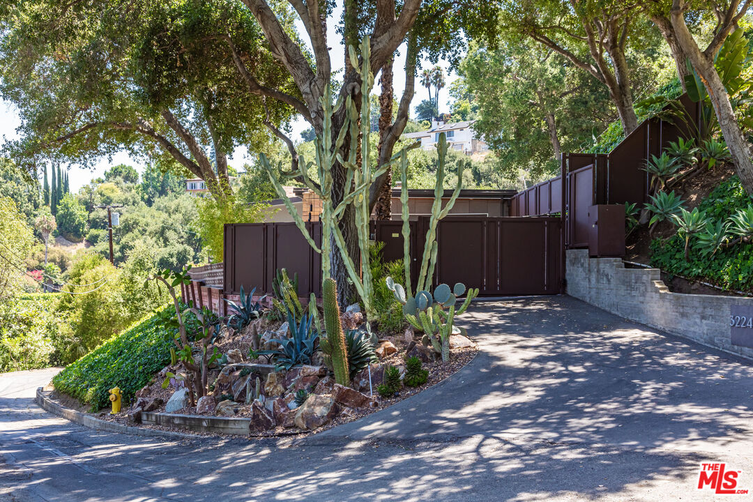 3224 Oakley Dr