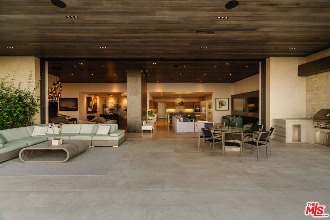 16058 Anoka Dr