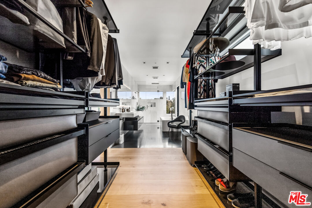 354 Amalfi Dr