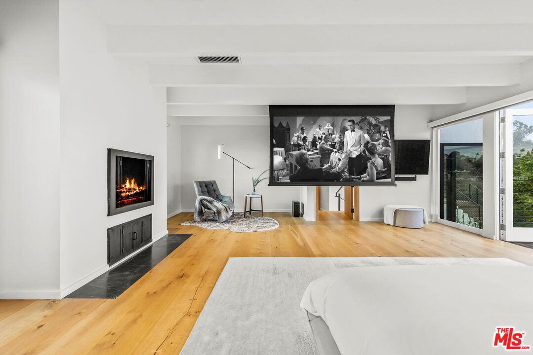 354 Amalfi Dr