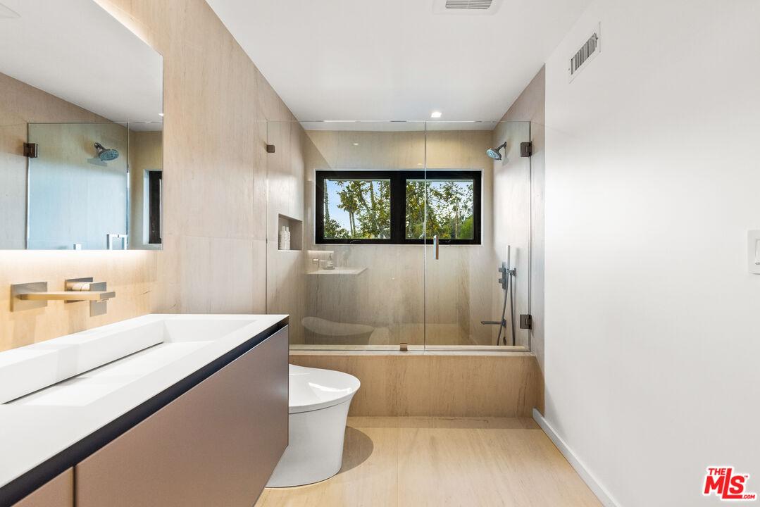 354 Amalfi Dr