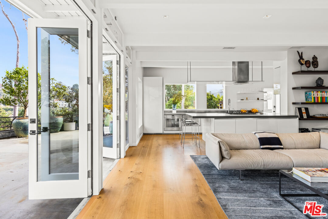 354 Amalfi Dr