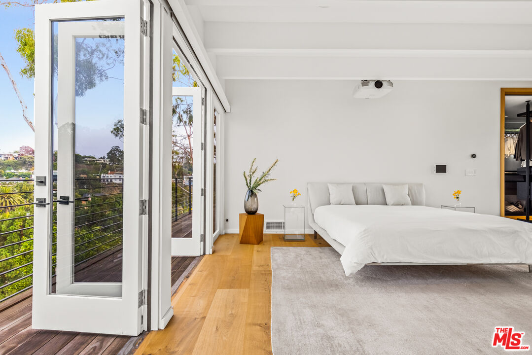 354 Amalfi Dr