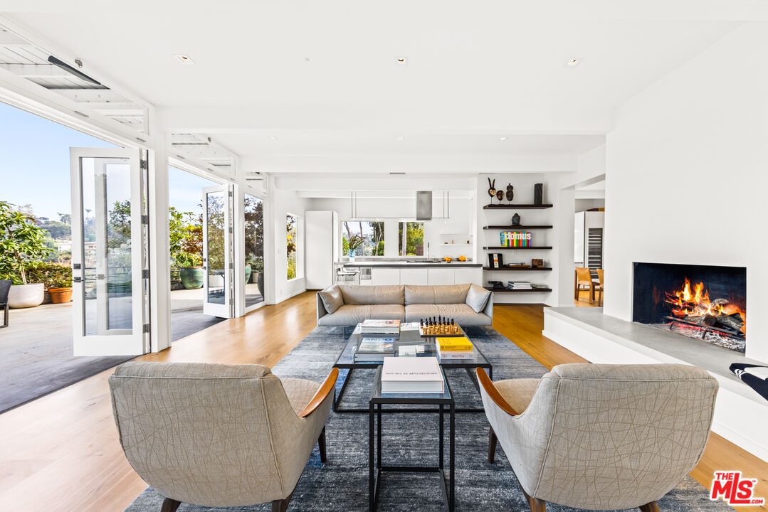 354 Amalfi Dr