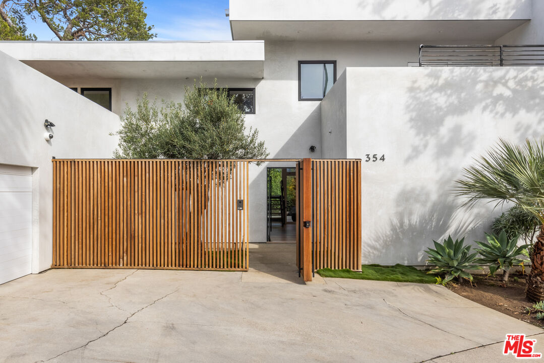 354 Amalfi Dr