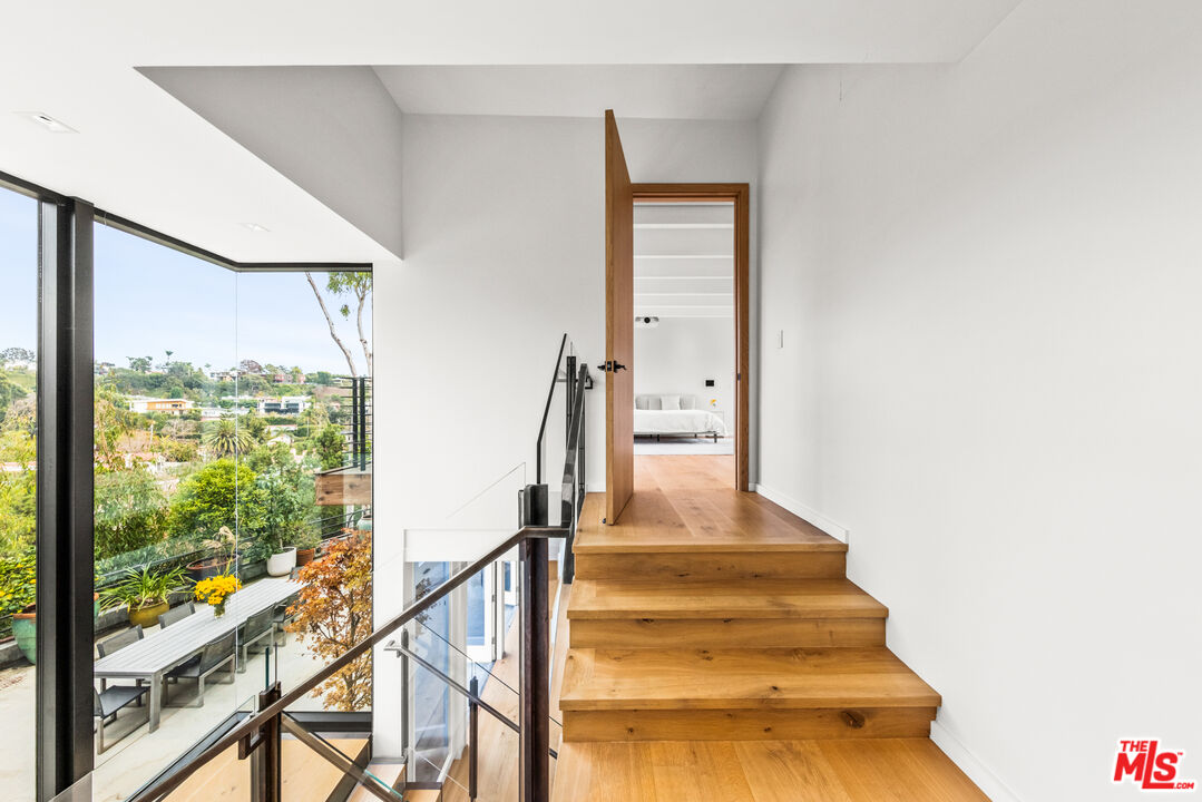 354 Amalfi Dr