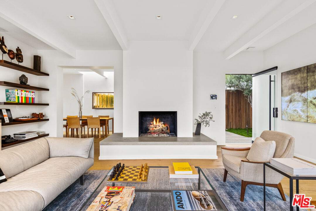 354 Amalfi Dr