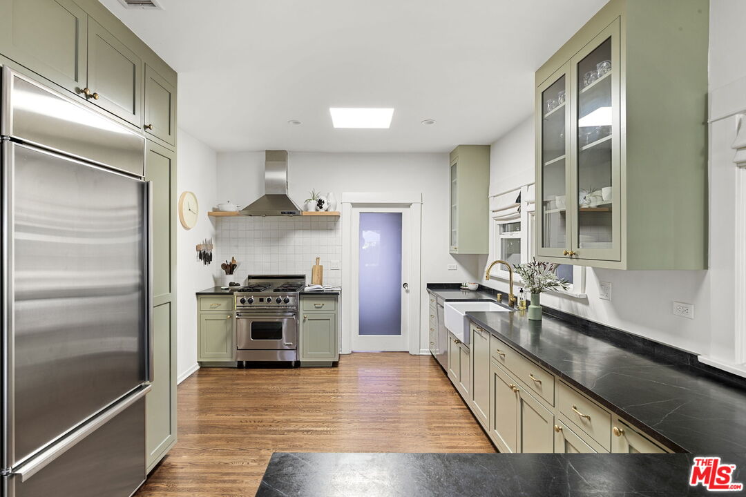 804 Westmount Dr