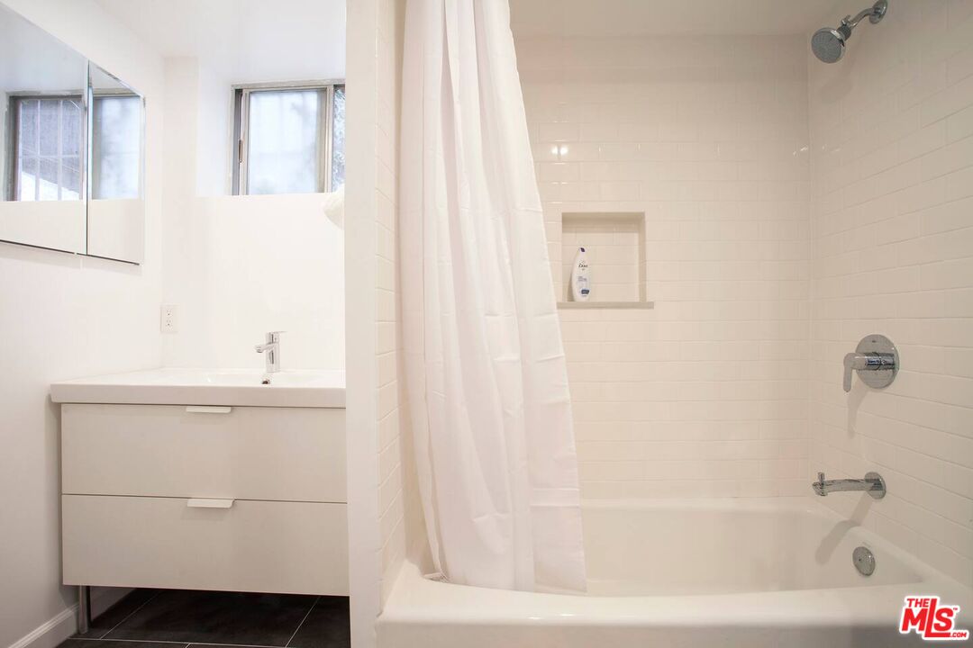 2640 N Bronholly Dr Unit: 1/2