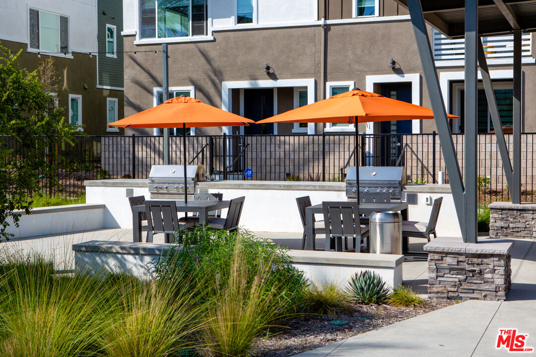 1483 W Vista Way Unit: 1583