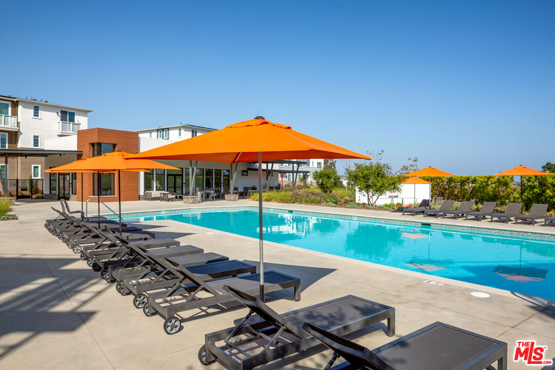 1483 W Vista Way Unit: 1583