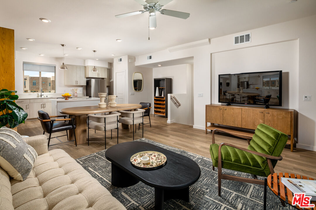 1483 W Vista Way Unit: 1583