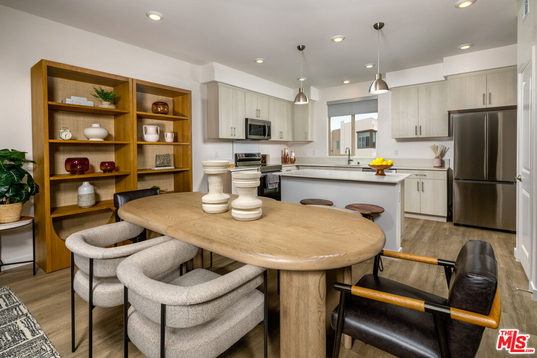 1483 W Vista Way Unit: 1583