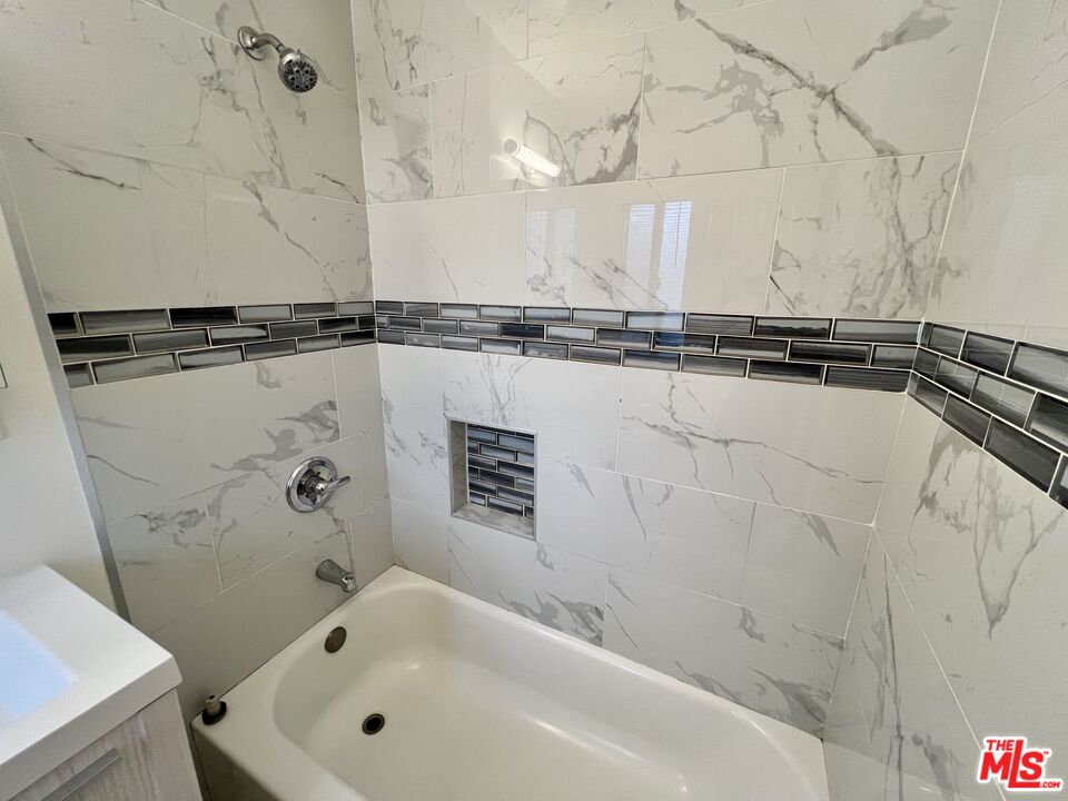 1828 16th St Unit: 5