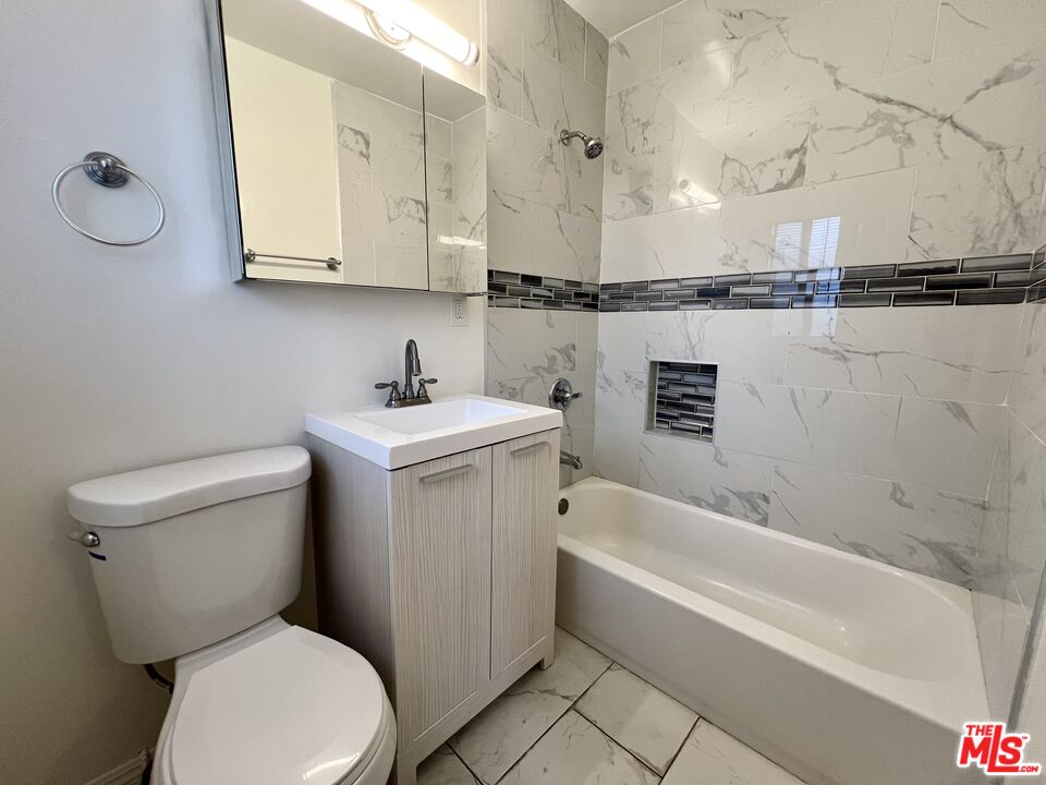 1828 16th St Unit: 5