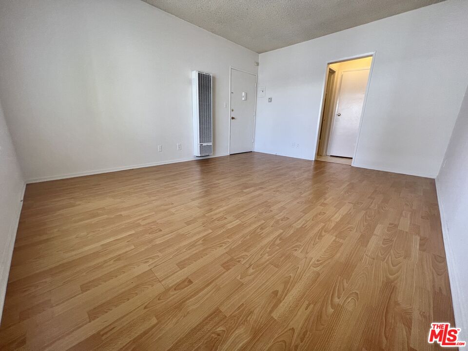 1603 Granville Ave Unit: 5