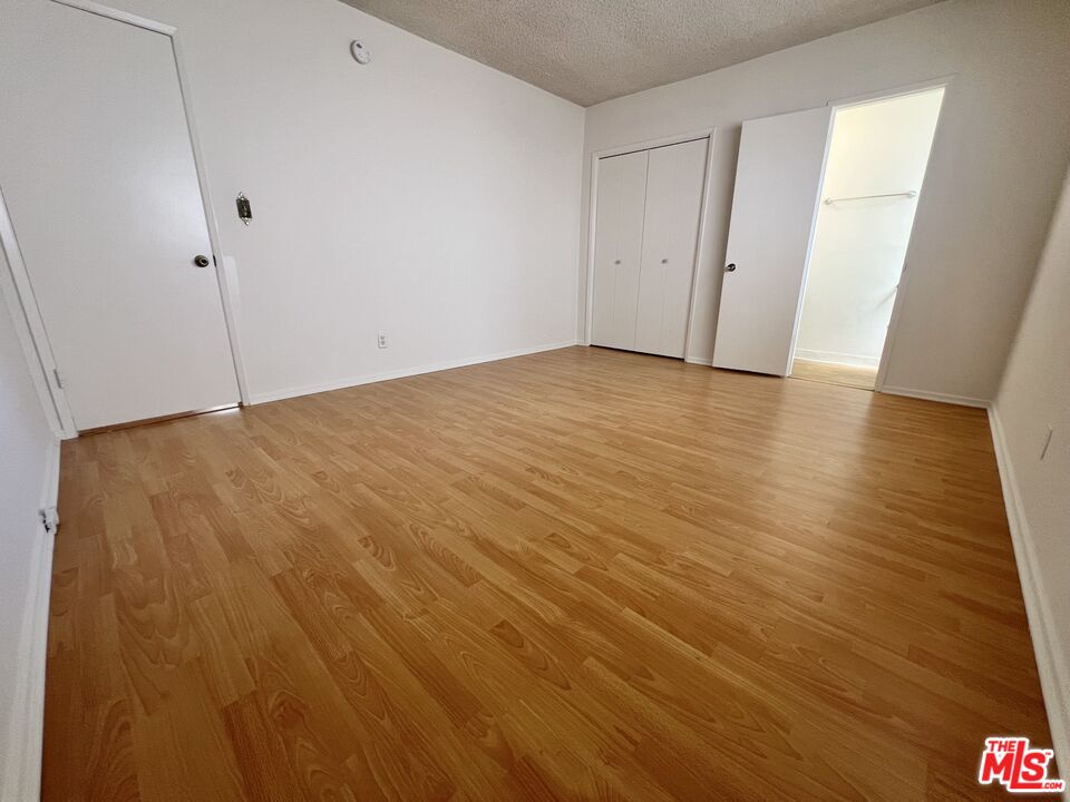 1603 Granville Ave Unit: 4