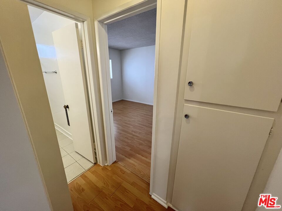 1603 Granville Ave Unit: 4