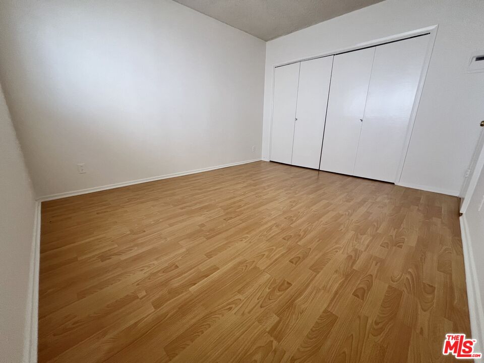 1603 Granville Ave Unit: 4