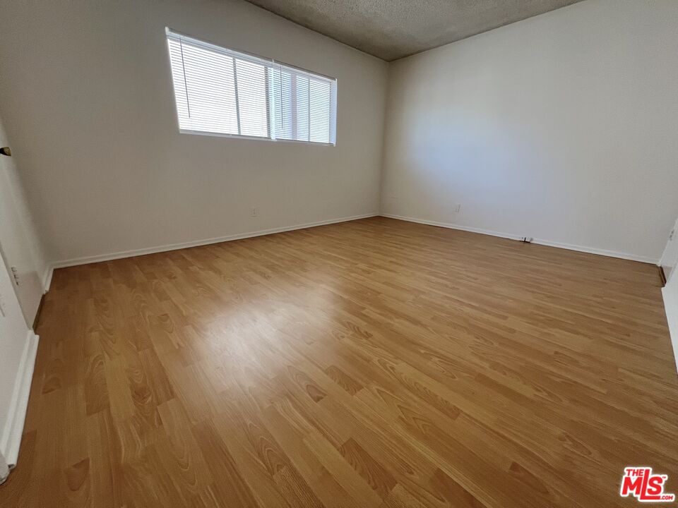 1603 Granville Ave Unit: 4