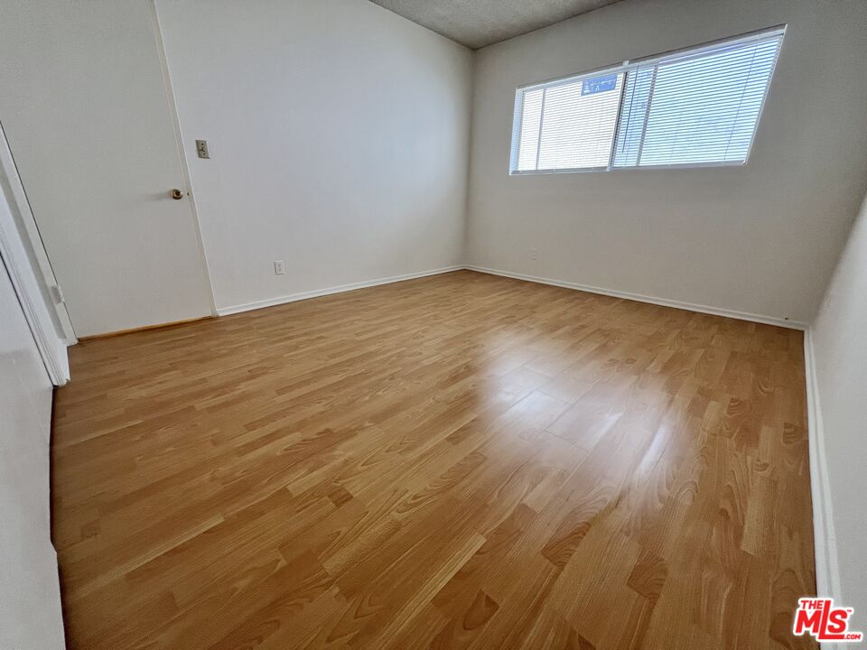 1603 Granville Ave Unit: 4