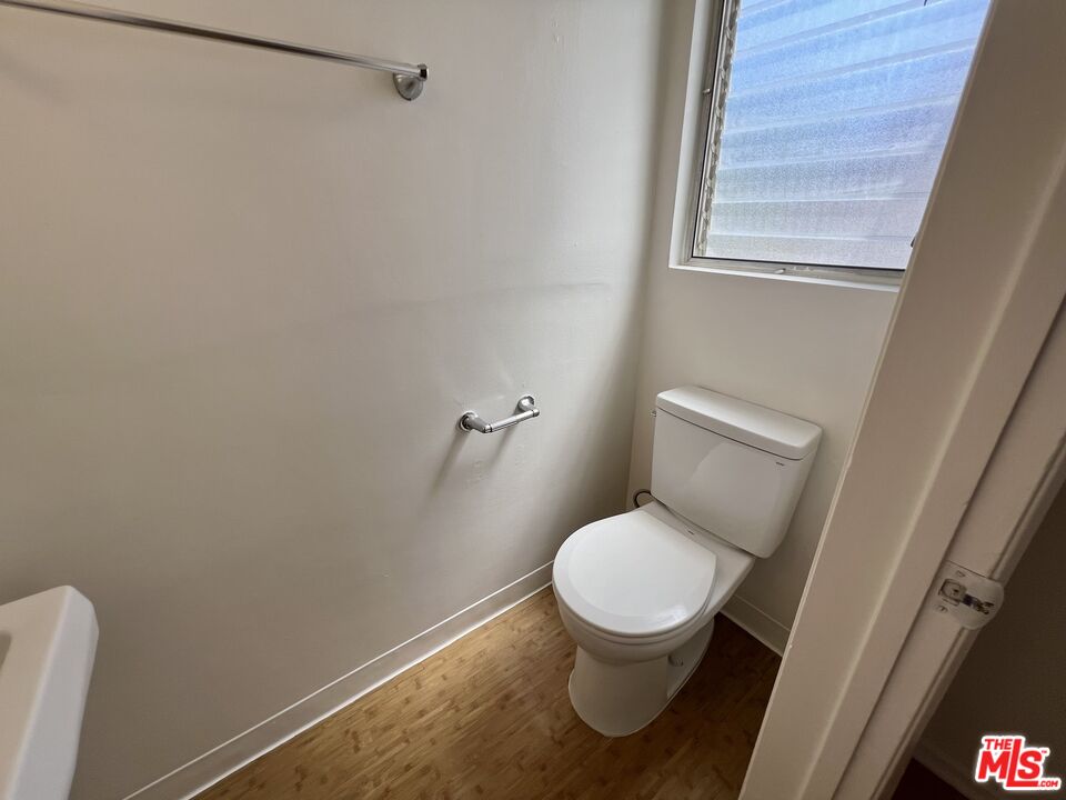 1603 Granville Ave Unit: 4