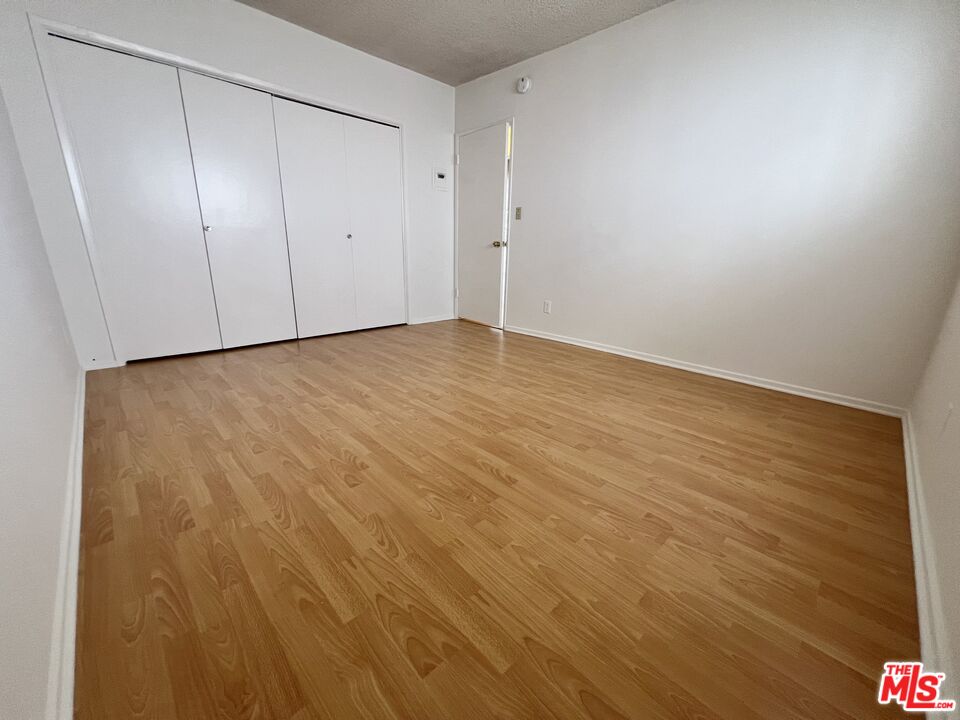 1603 Granville Ave Unit: 4