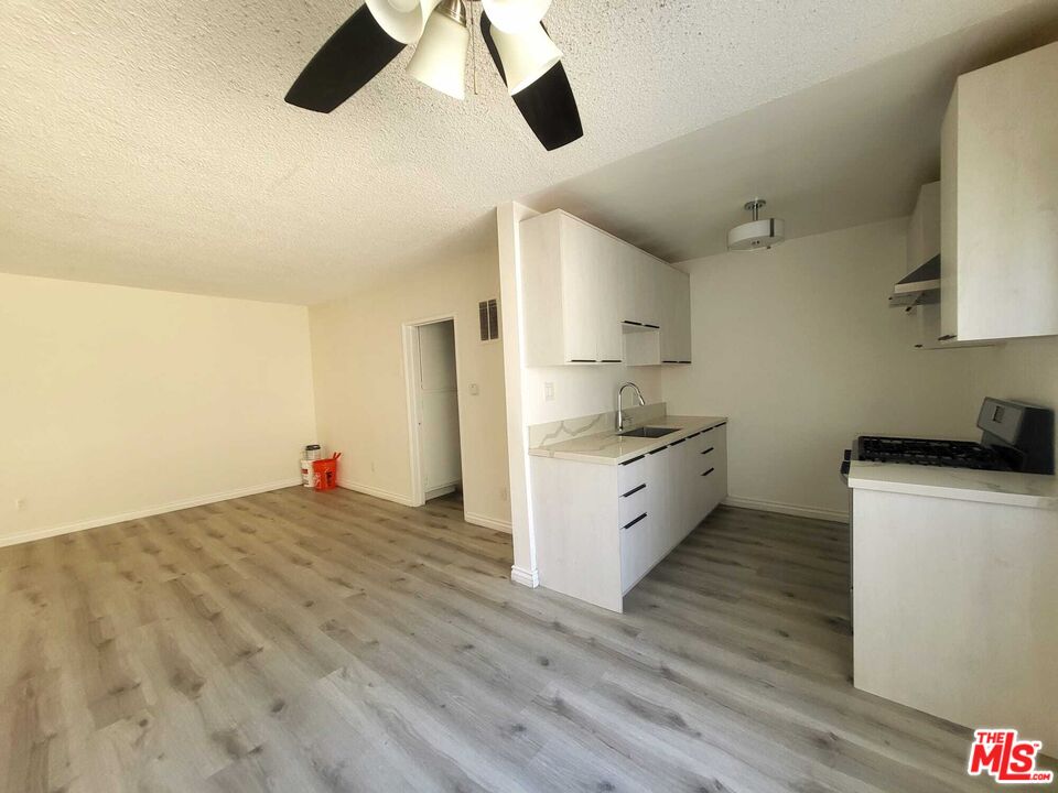 1118 Waterloo St Unit: 12