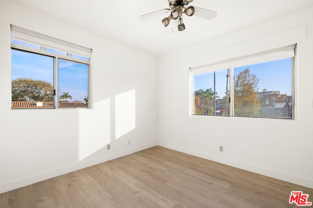211 S Poinsettia Pl Unit: Penthouse