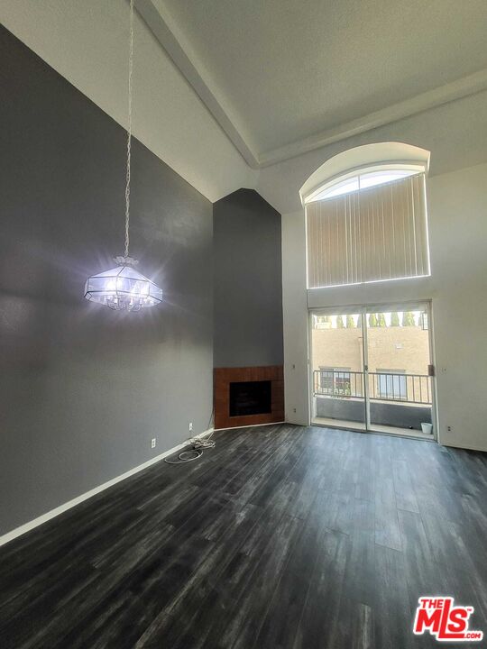 1529 S Bundy Dr Unit: 203