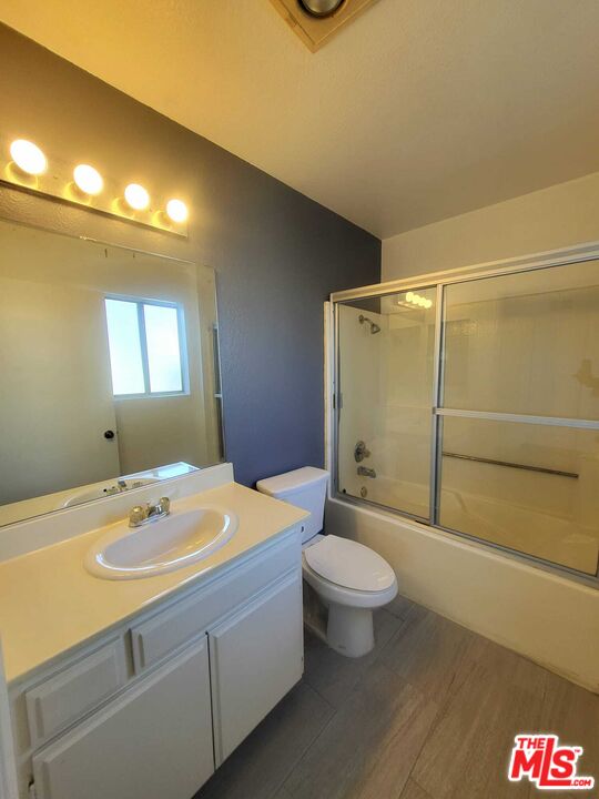1529 S Bundy Dr Unit: 203