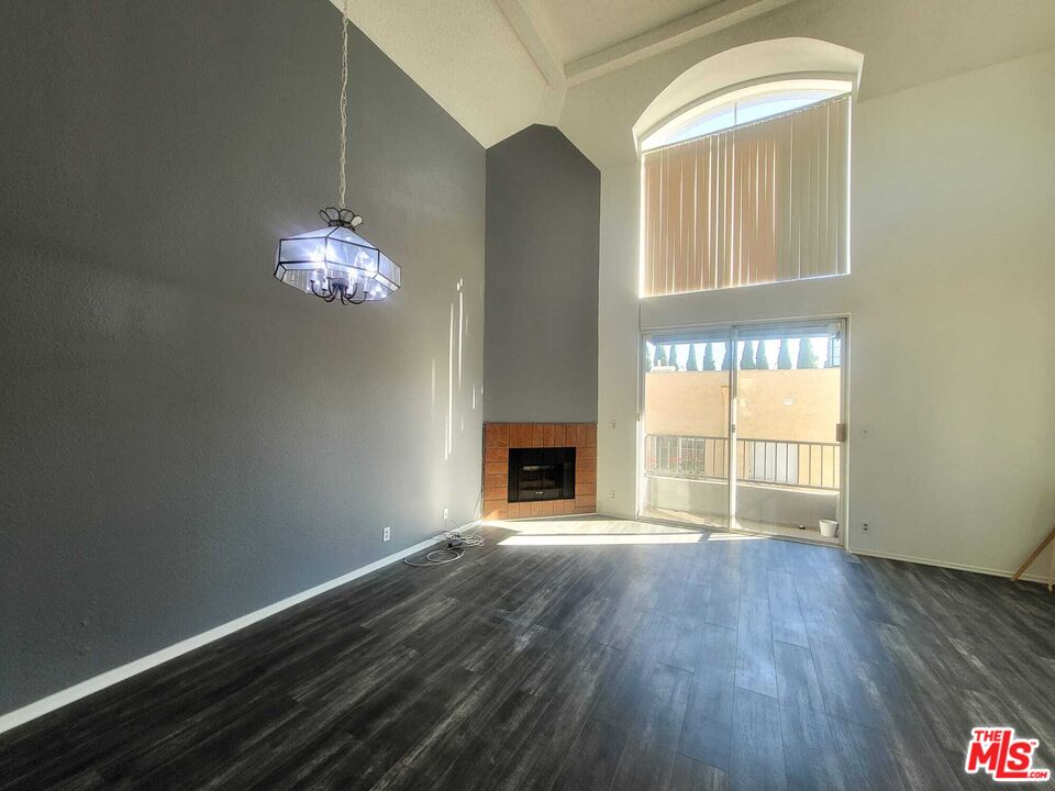1529 S Bundy Dr Unit: 203