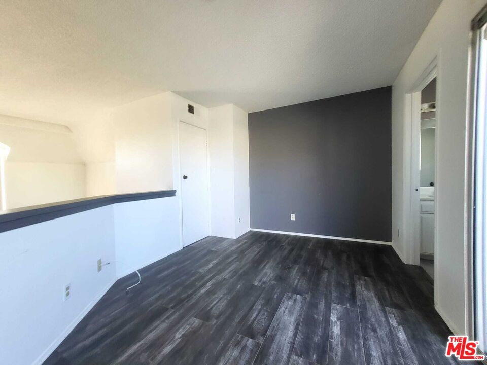 1529 S Bundy Dr Unit: 203