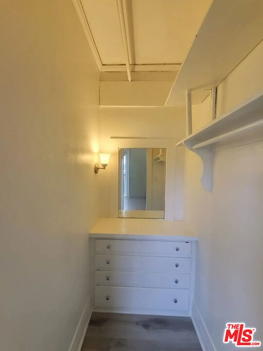 946 S Burlington Ave Unit: 215
