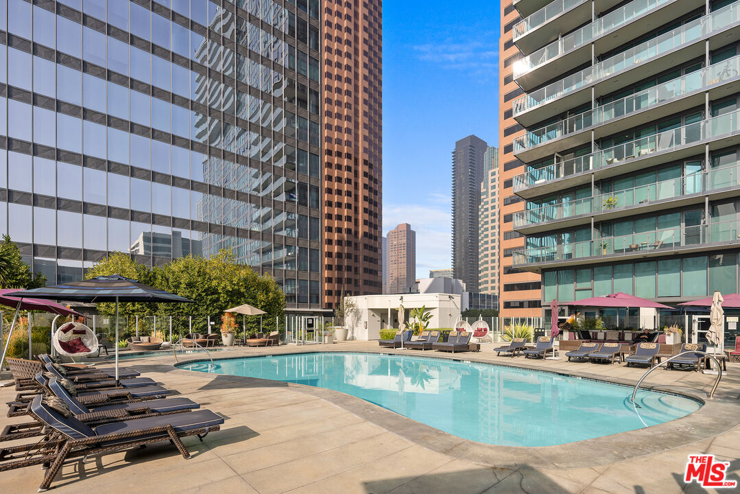 901 S Flower St Unit: 607