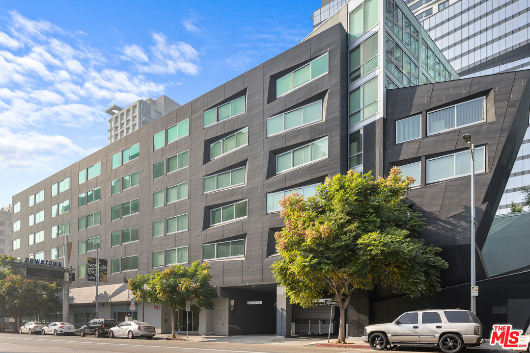 901 S Flower St Unit: 607