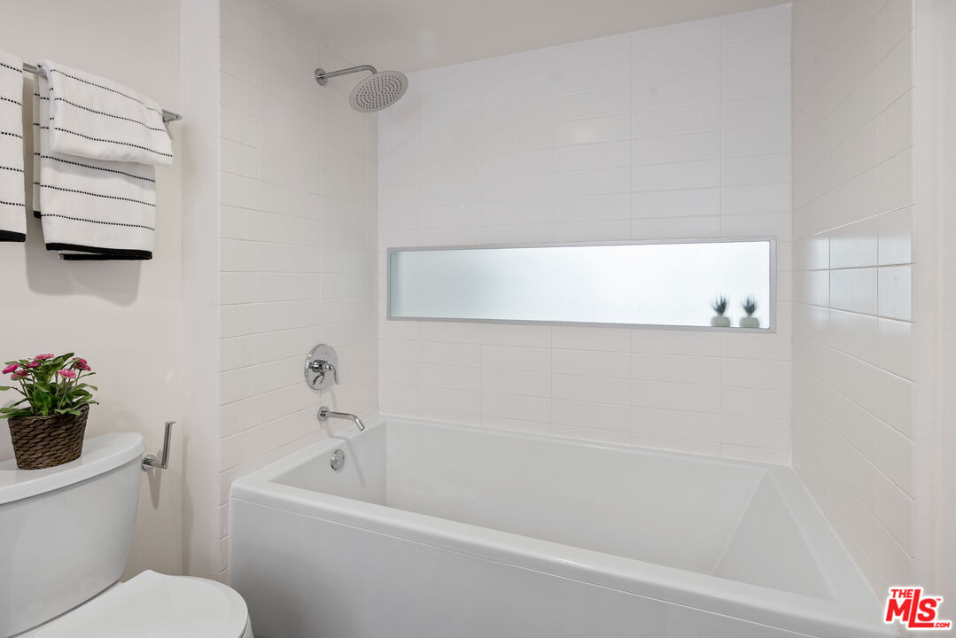 901 S Flower St Unit: 607