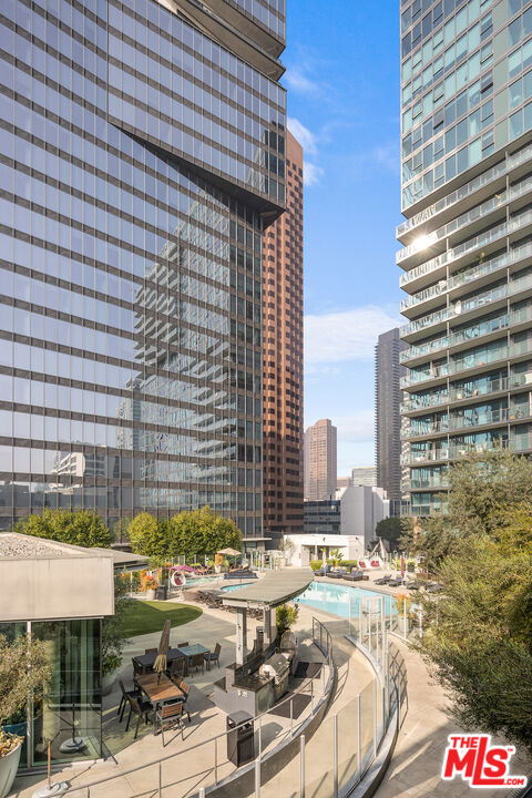 901 S Flower St Unit: 607