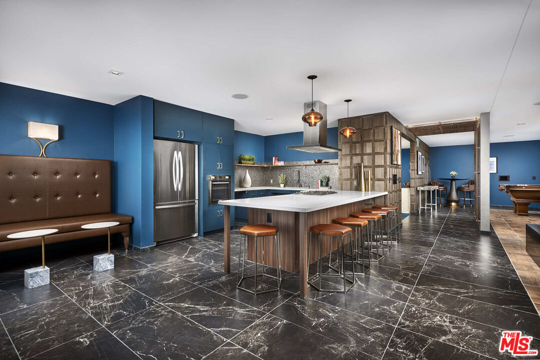 901 S Flower St Unit: 607