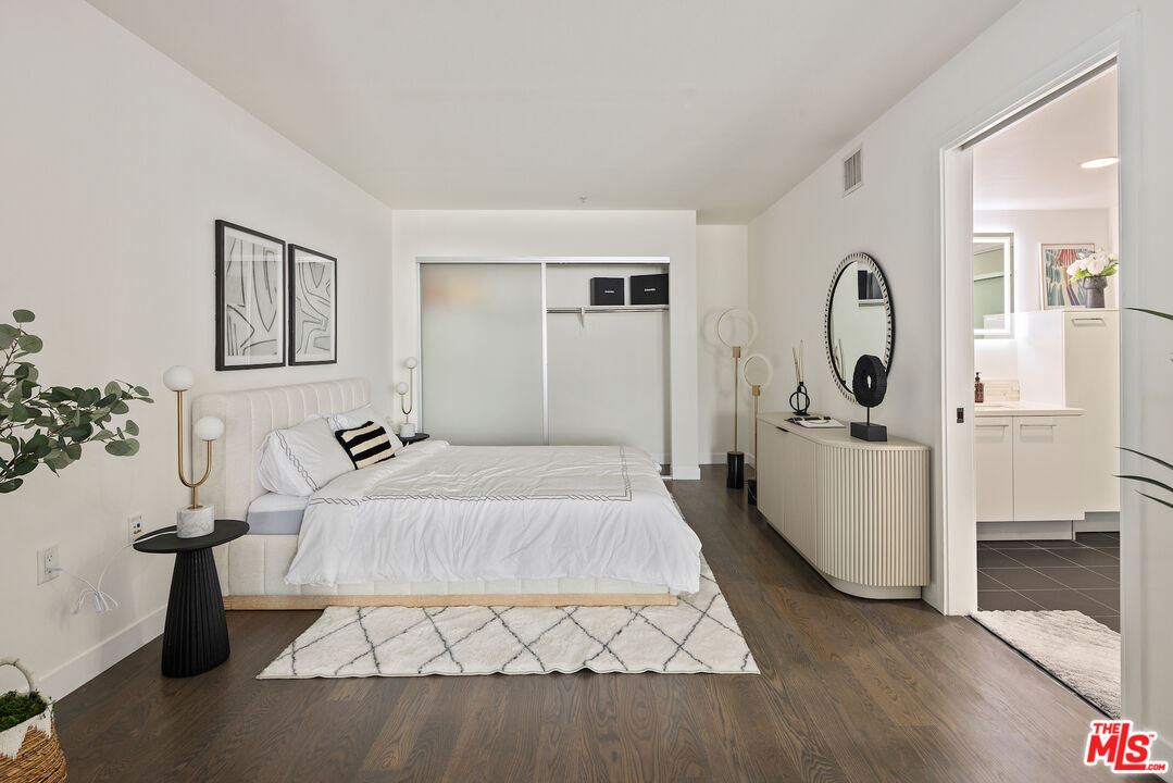 901 S Flower St Unit: 607