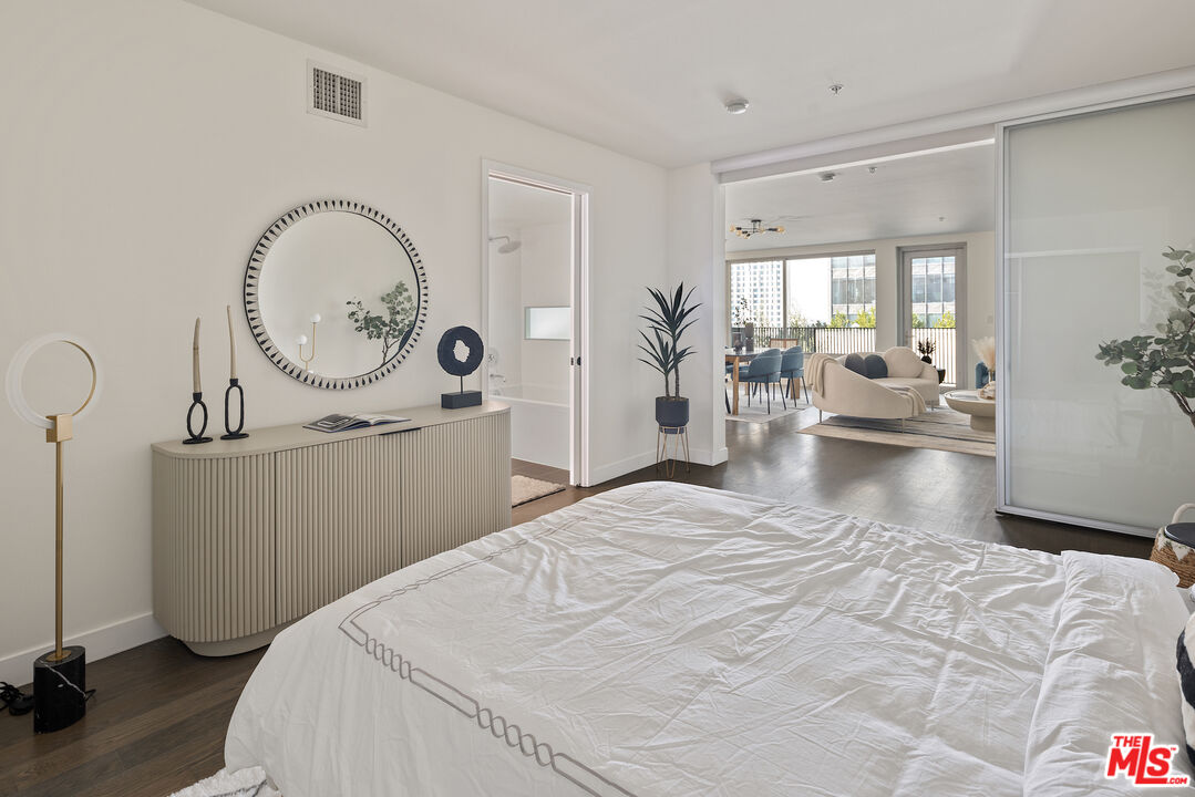 901 S Flower St Unit: 607