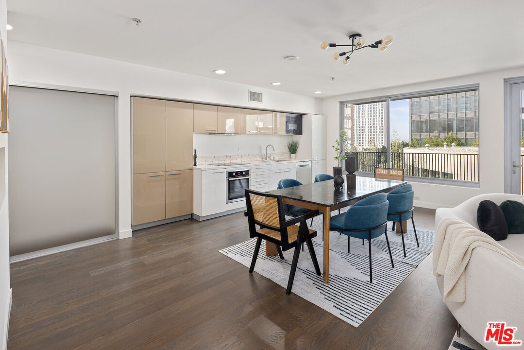901 S Flower St Unit: 607